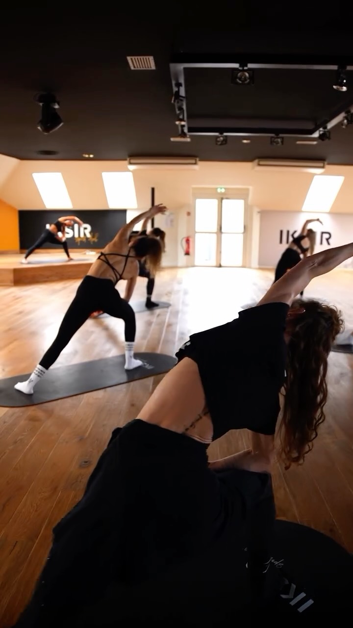Le BodyBalance, une autre façon de bouger ✨

Avec Touty, tu renforces ton corps en douceur,
Dans une ambiance calme et apaisante.

Tu préfères les cours dynamiques ou les pratiques plus douces ? 

#sport #besançon #training #bodybalance #gymdouce